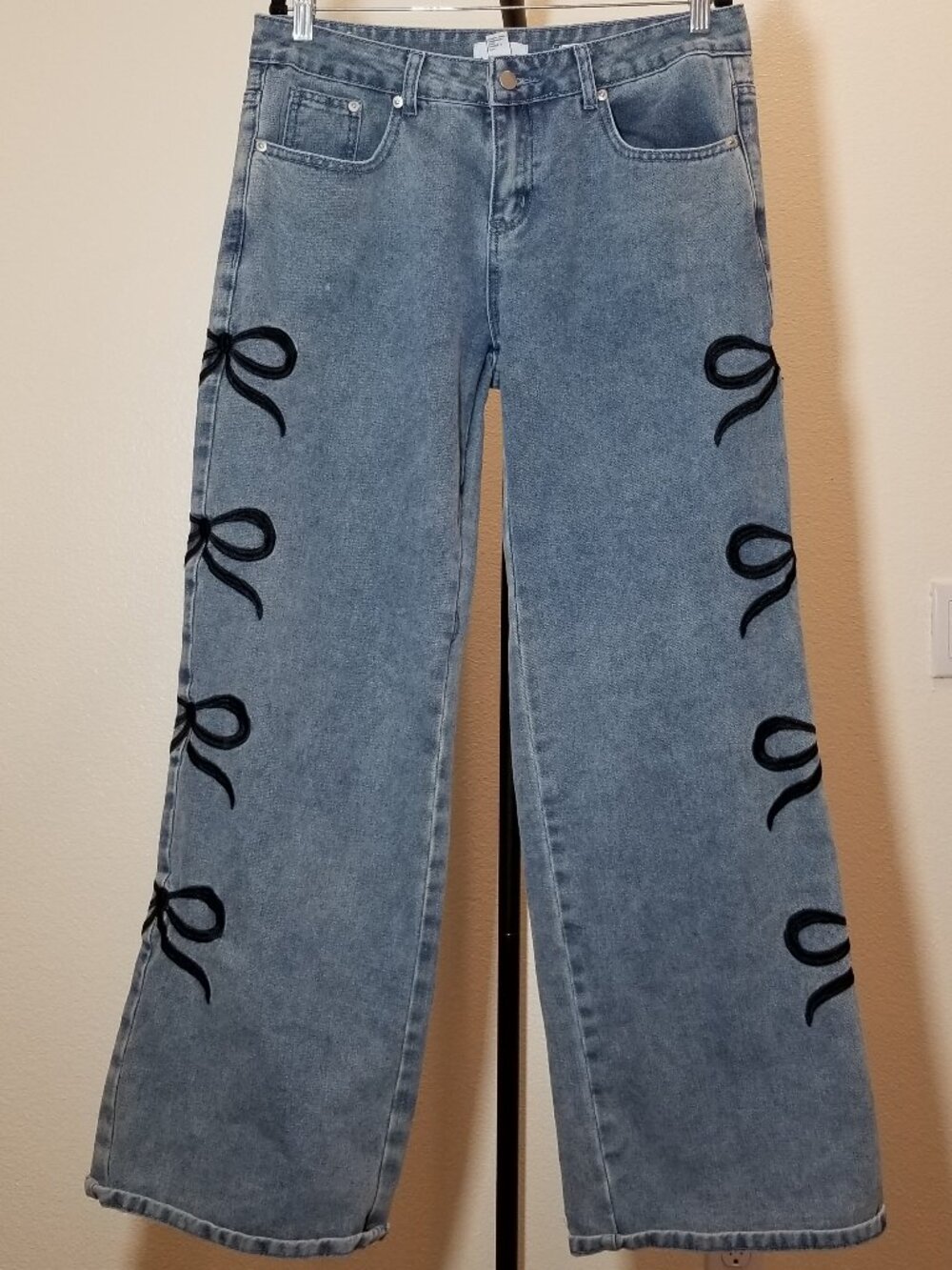 Forever 21 Womens Large Low Rise Wide Leg Jeans Blue Embroidered Bows Hip Street